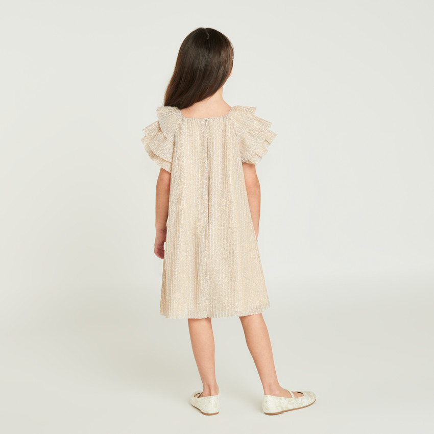 Ropa de niña con mangas cortas y estampado brillante de mariposas. 