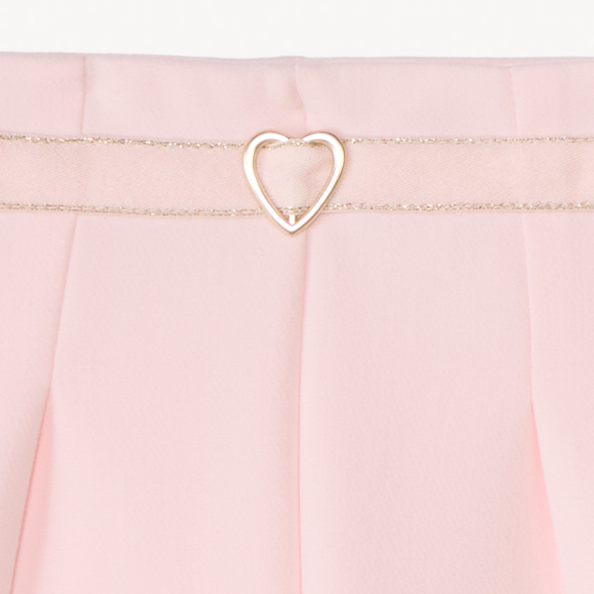 Pantalón corto de sarga liso con cinturón de tela para niña 