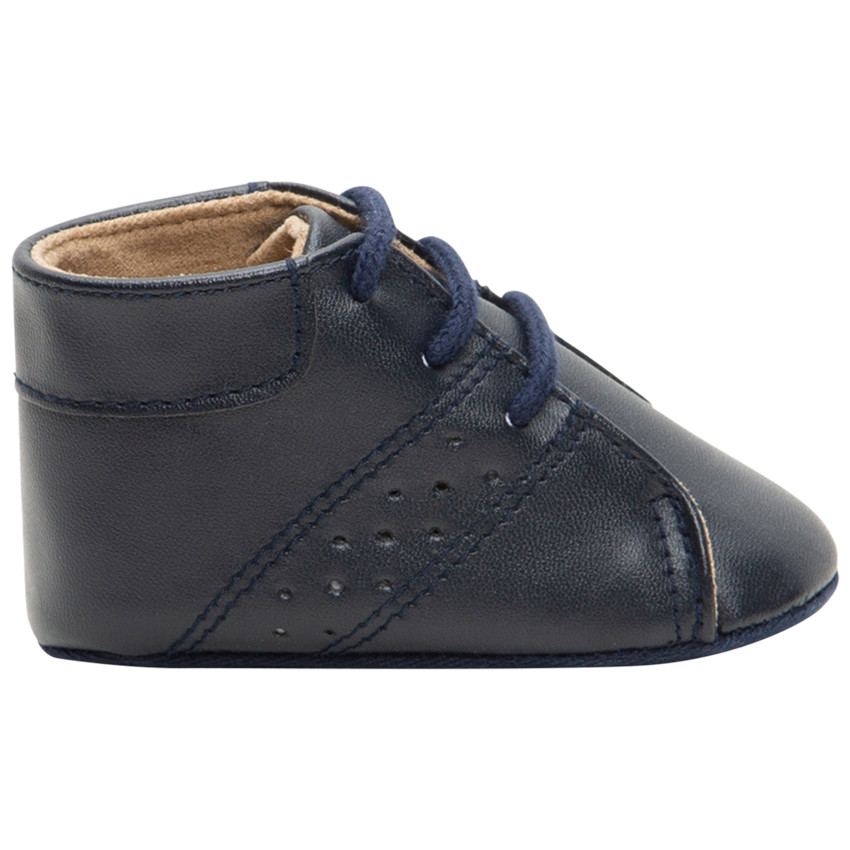 Botines flexibles con efecto de cuero con cordones 