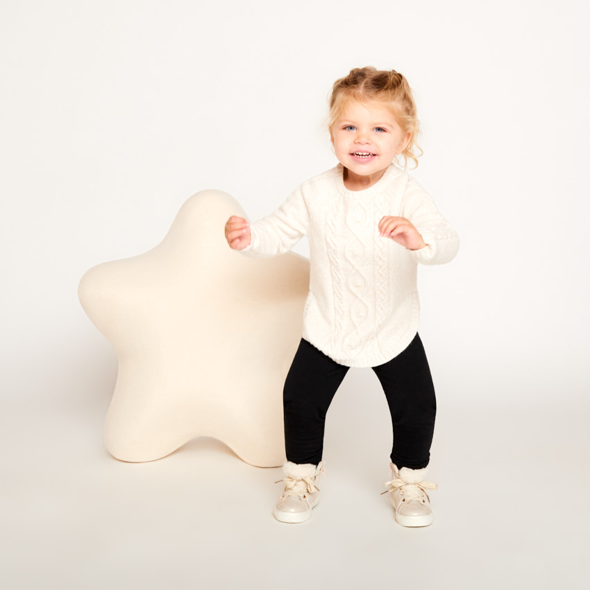 Poncho de punto liso para bebé niña 