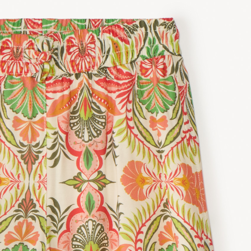 Pantalón ancho y fluido con estampado original para niña 