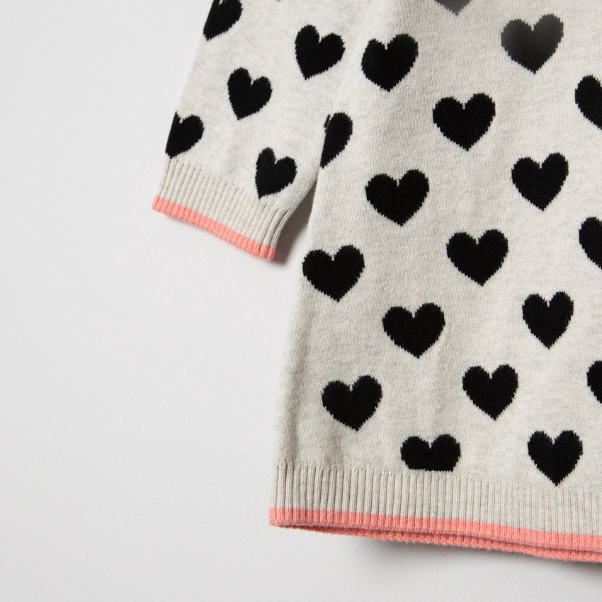 Vestido de punto de manga larga con corazones en contraste 
