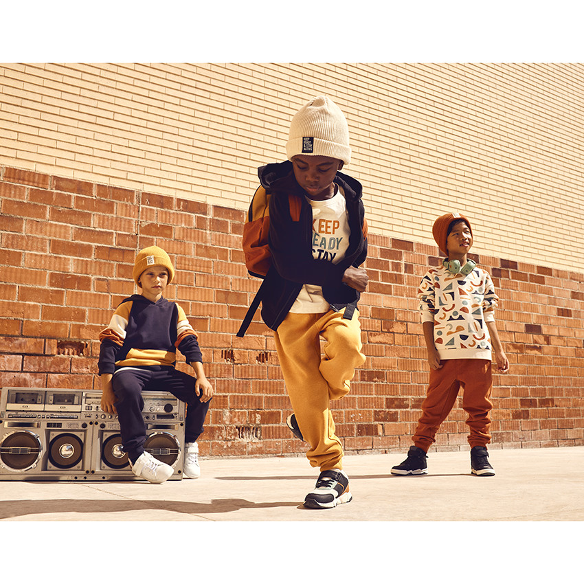 Sudadera con capucha de felpa lisa para niño  Additional Sudadera con capucha de felpa lisa para niño