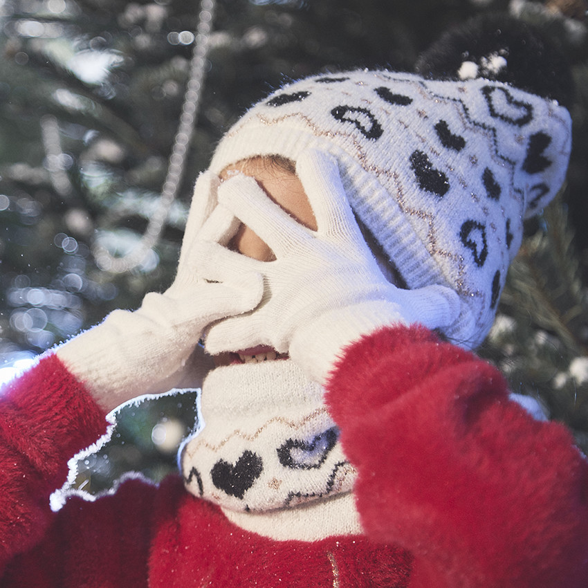 Conjunto de gorro + bufanda de punto fantasia con pompón para niña 