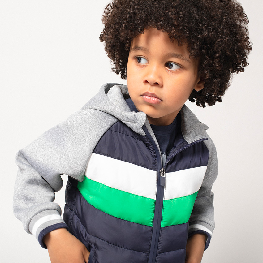 Anorak de dos materiales con capucha 