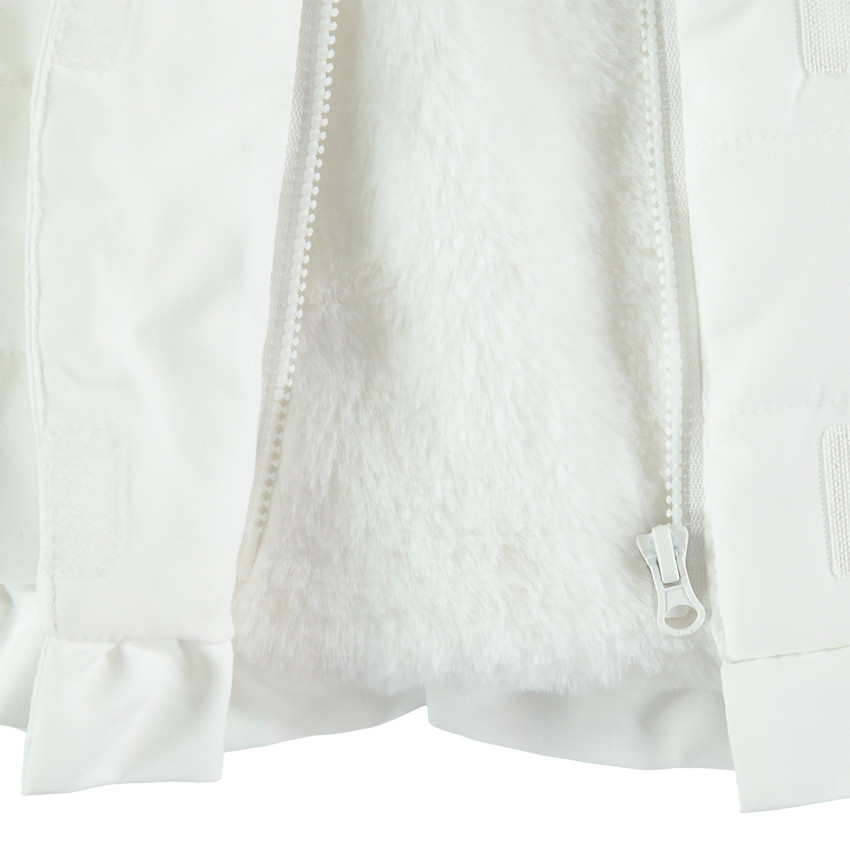 Abrigo alcochado con capucha y forrado con sherpa con corazones bordados  