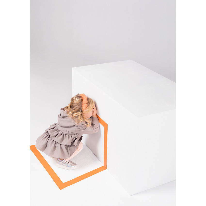 Trenca color sepia con volantes y forro de borreguillo 