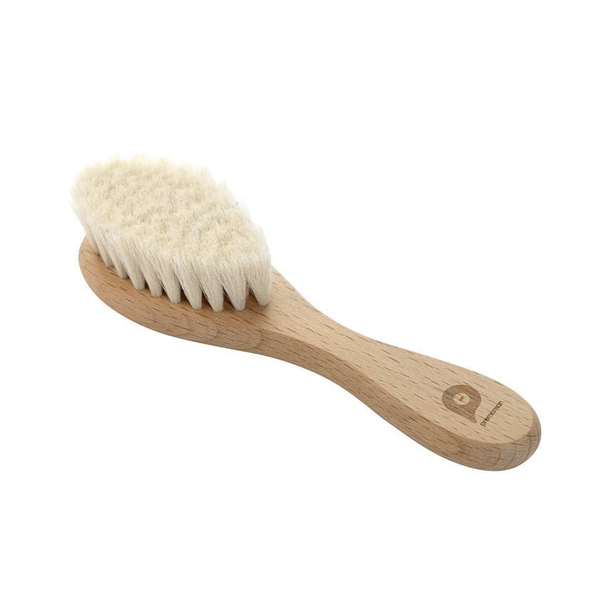 Cepillo de madera con cerdas suaves 