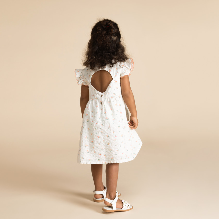 Vestido de manga corta con estampado de flores para niña. 