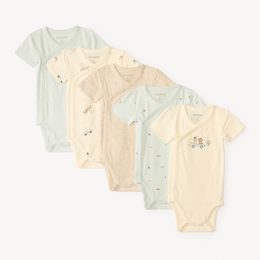 Pack de 5 bodies de manga corta con estampado de coches para bebé niño (aberturas diferentes según la edad). 
