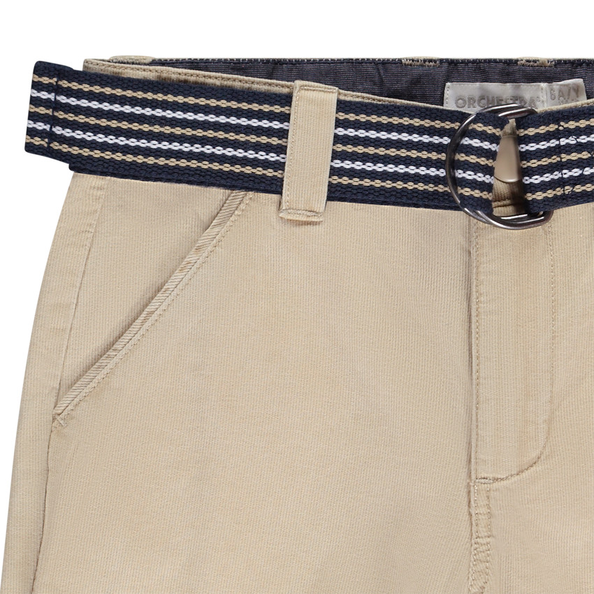 Bermudas unicolor con cinturón de fantasía para niño 