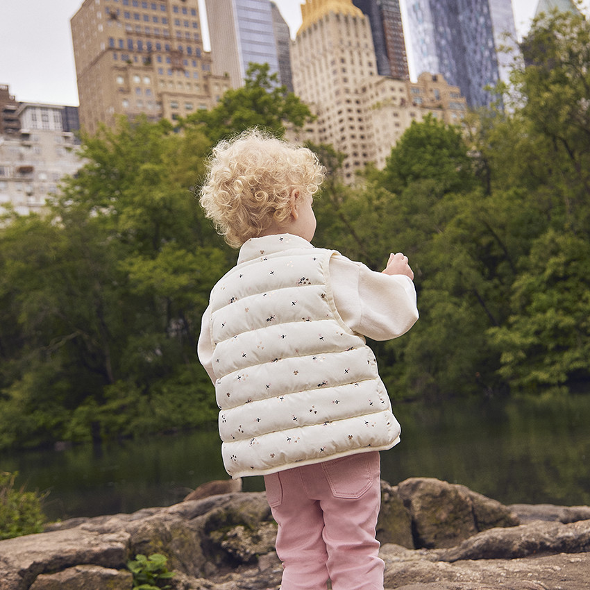 Chaleco acolchado sin mangas estampado para bebé niña 