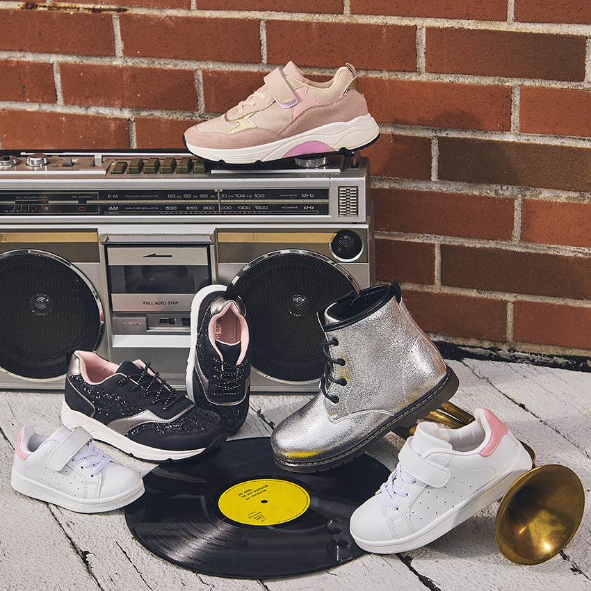 Zapatillas deportivas con cordones elásticos y velcro para niña 