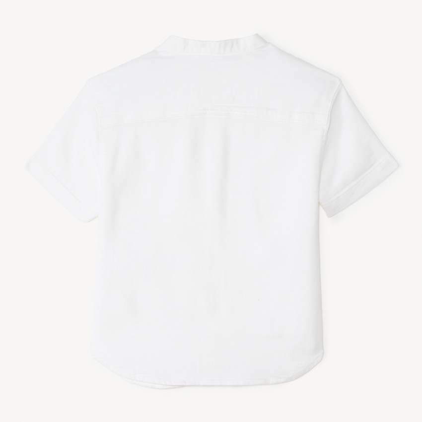 Camisa de manga corta con cuello mao de tela para niño 