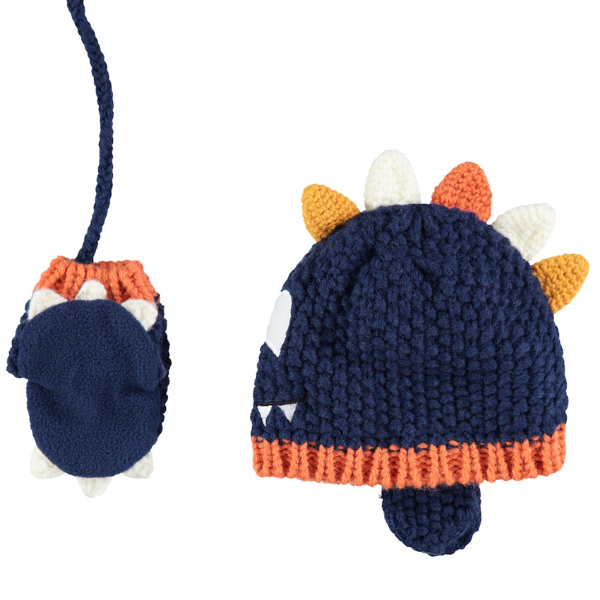 Conjunto de gorro y manoplas de punto con detalles adheridos de monstruos 