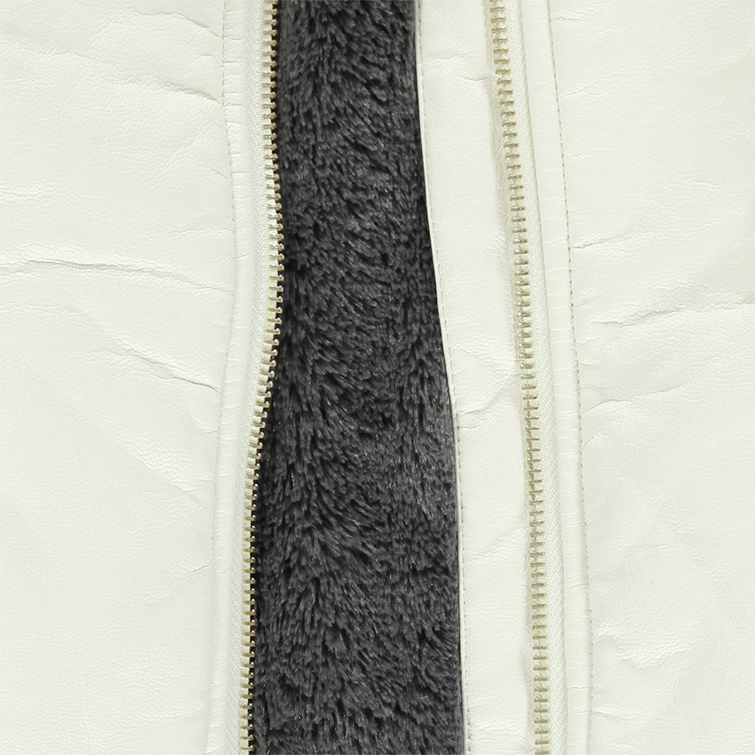 Chaqueta de aspecto cuero con forro de tela sherpa con bolsillos con lazo 