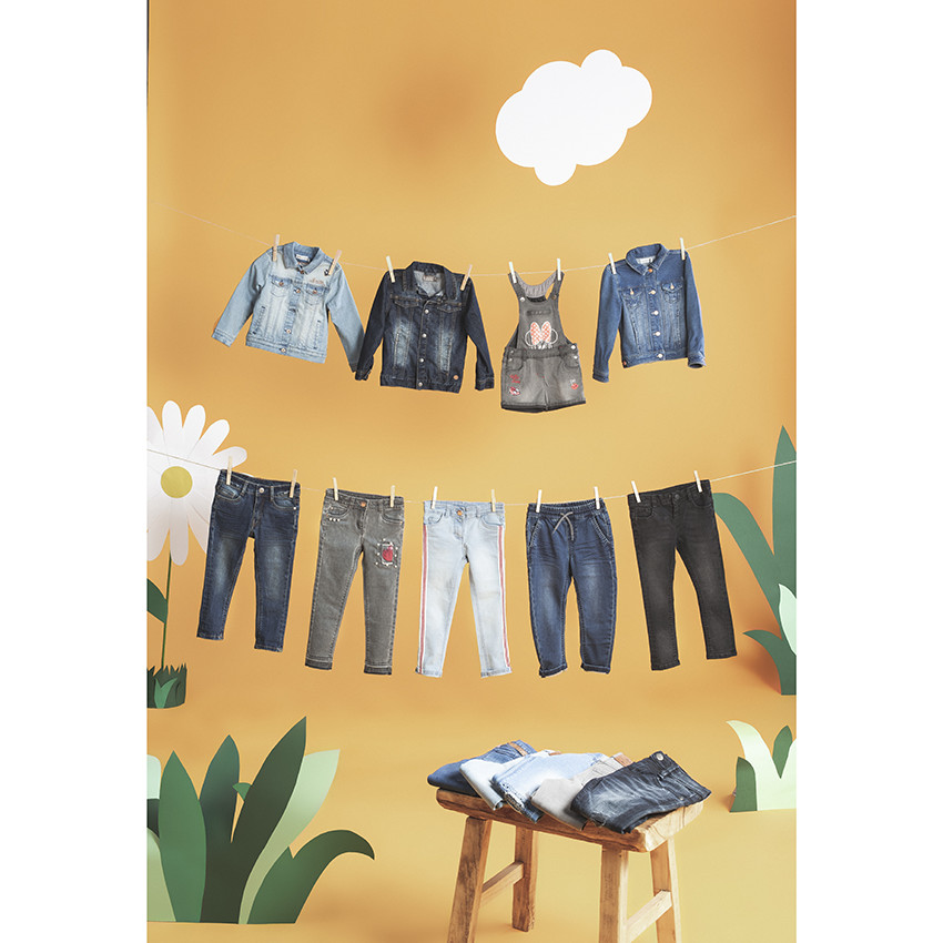 Vaquero slim con efecto desgastado y arrugado 