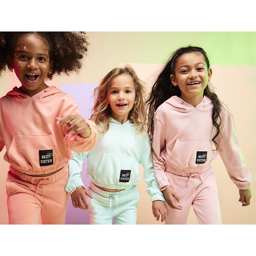 Sudadera con capucha de felpa lisa para niña 