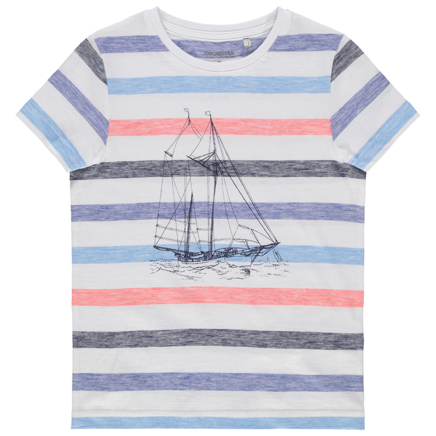 camiseta mangas cortas de rayas contrastados y barco estampado 