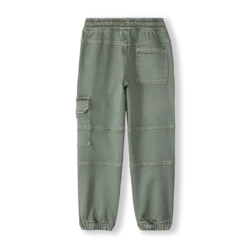 Pantalón jogger cargo liso con bolsillos niño 