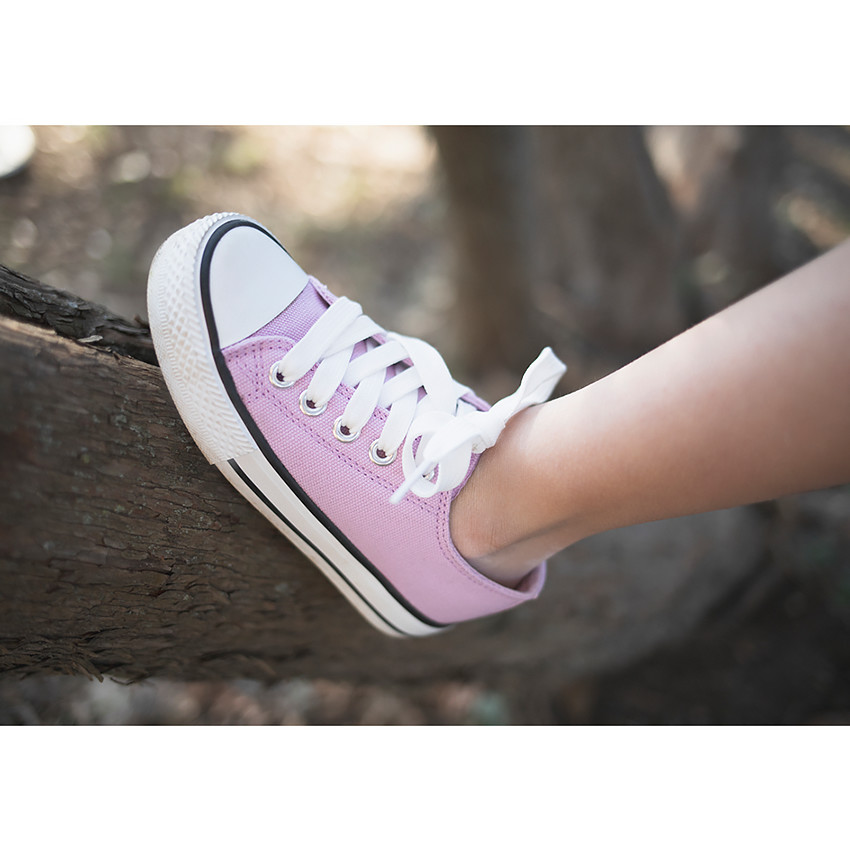 Zapatillas bajas de lona con cordones para niña 