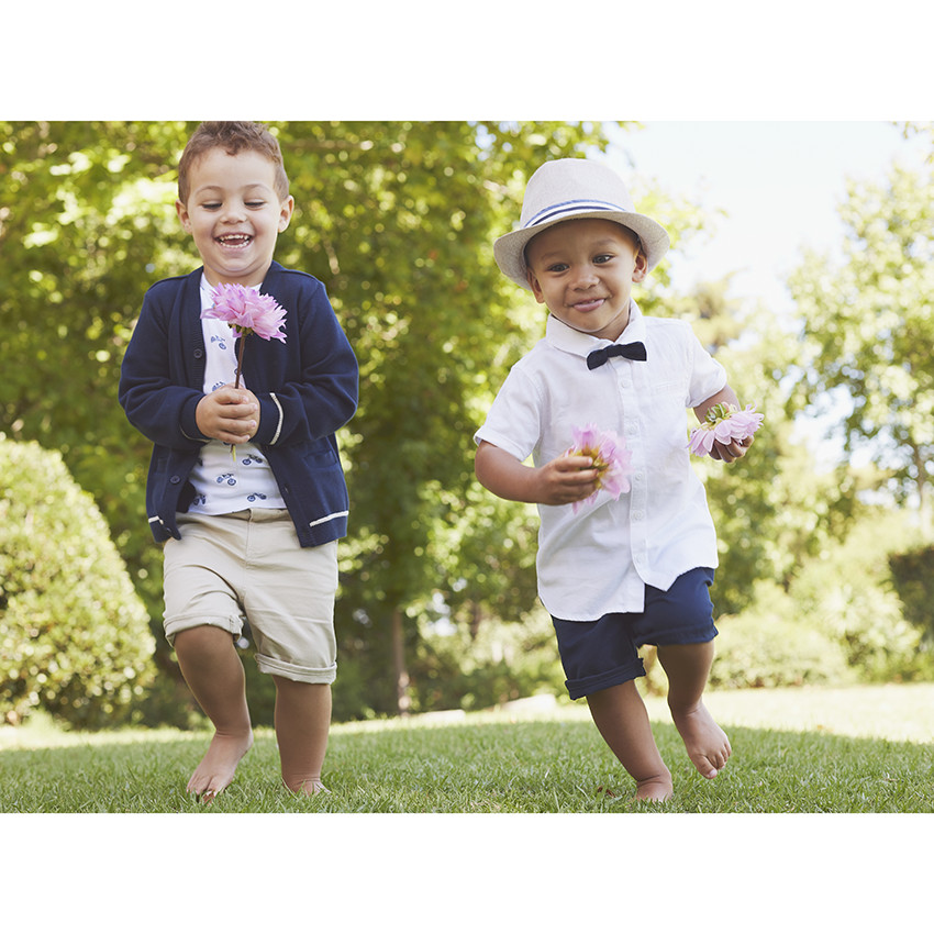 Bermudas de corte chino unicolor en algodón texturizado para bebé niño 