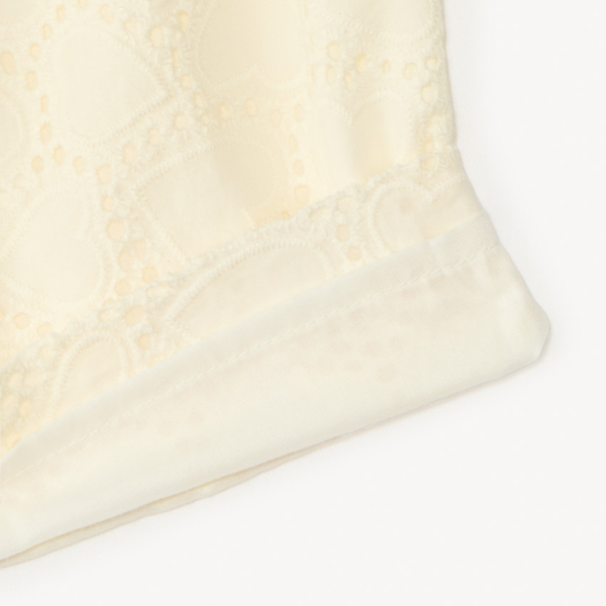 Short liso con bordado inglés y lazo decorativo para bebé niña 