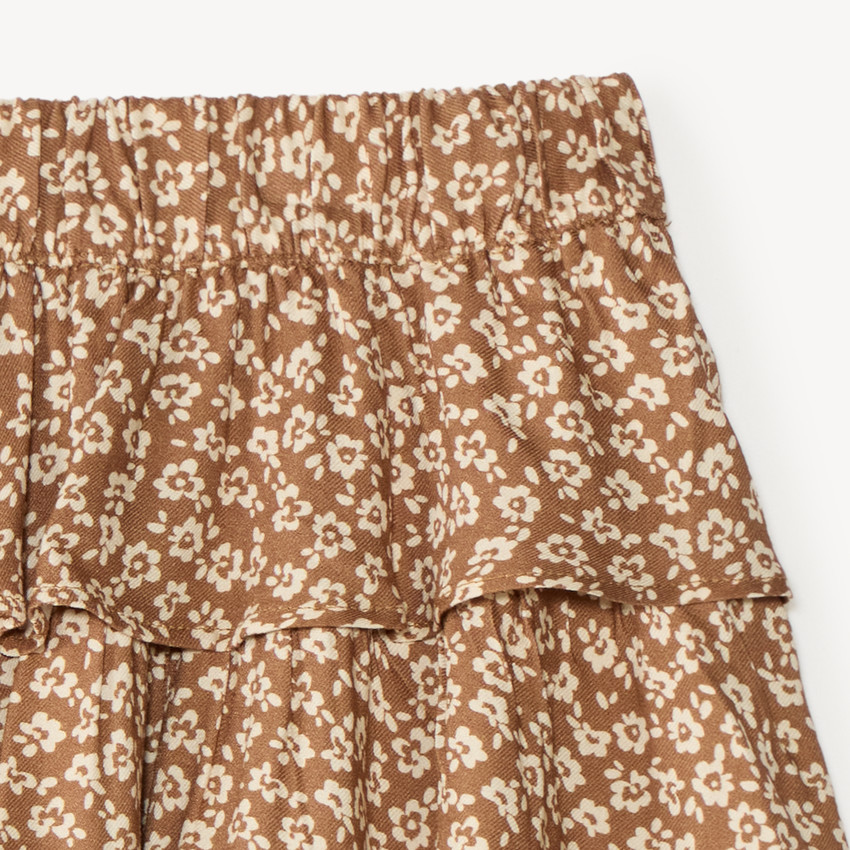 Falda de niña con volantes y estampado floral 
