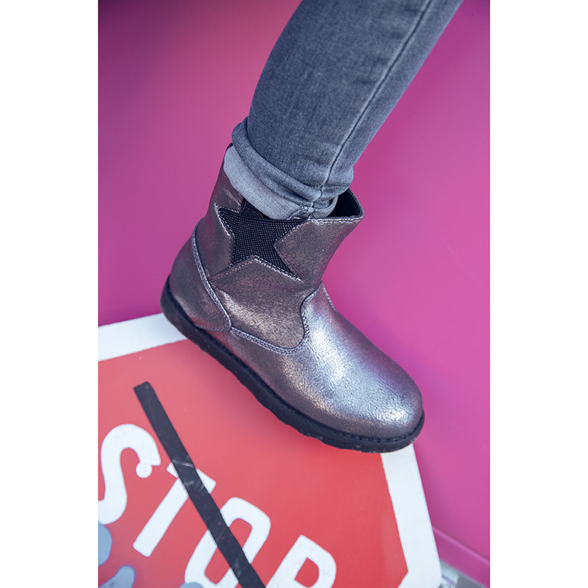 Botines plateados efecto piel con cremallera y elástico para niña 