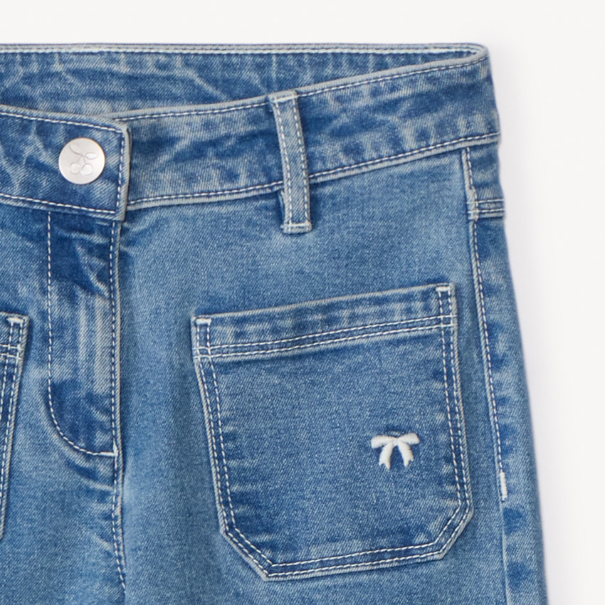 Jeans anchos con nudos bordados para niña 