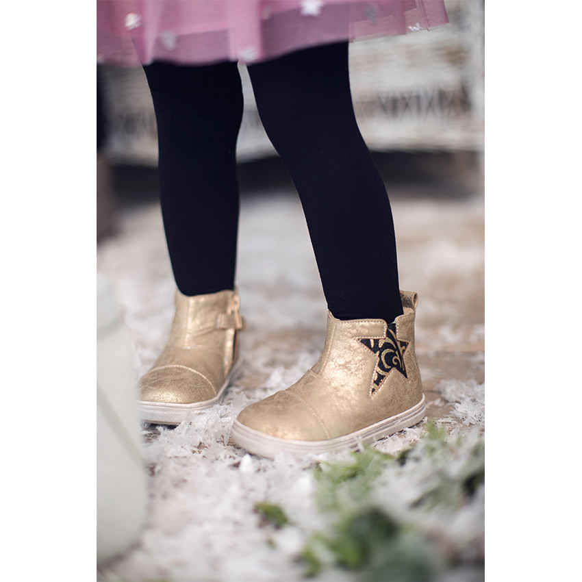 Bottillons dorés aspect cuir avec étoile élastiquée 