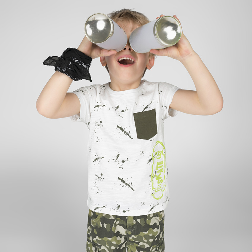 Bermudas de sarga con estampado militar y bolsillos con solapa 