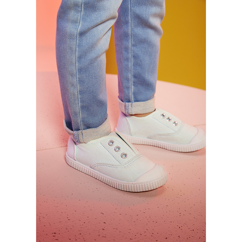 Zapatillas bajas de lona con lengüeta elástica para bebé niña 