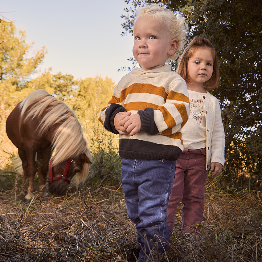 Pantalón slim de terciopelo milera estampado de estrellas para bebé niña 