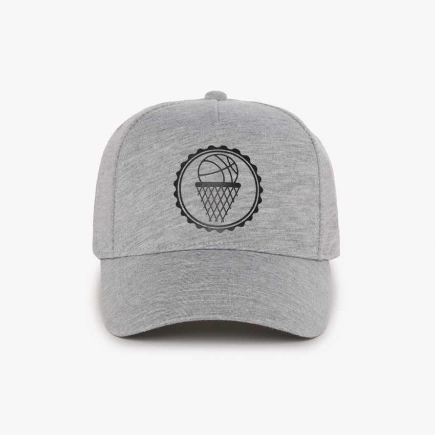 Gorra gris con estampado de baloncesto para niño 