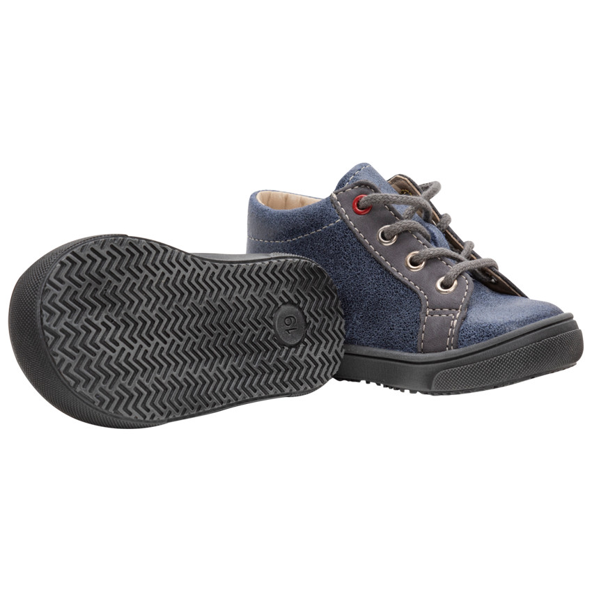 Botines de cuero con cordones y aplicación de estrella  Additional Botines de cuero con cordones y aplicación de estrella