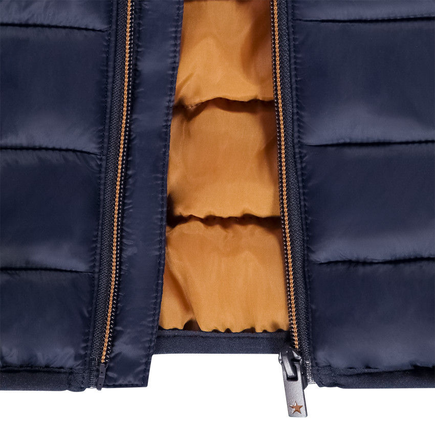 Chaqueta ligera con capucha bicolor para niño 