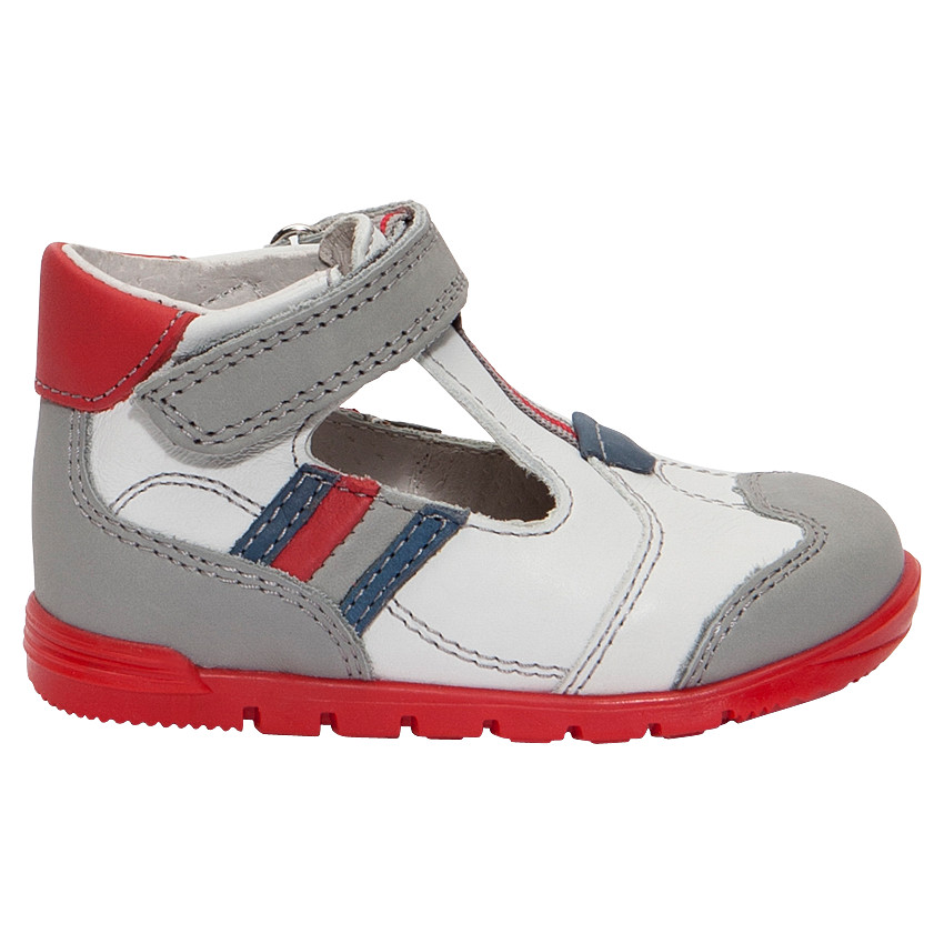 Merceditas de cuero con remaches que contrastan 