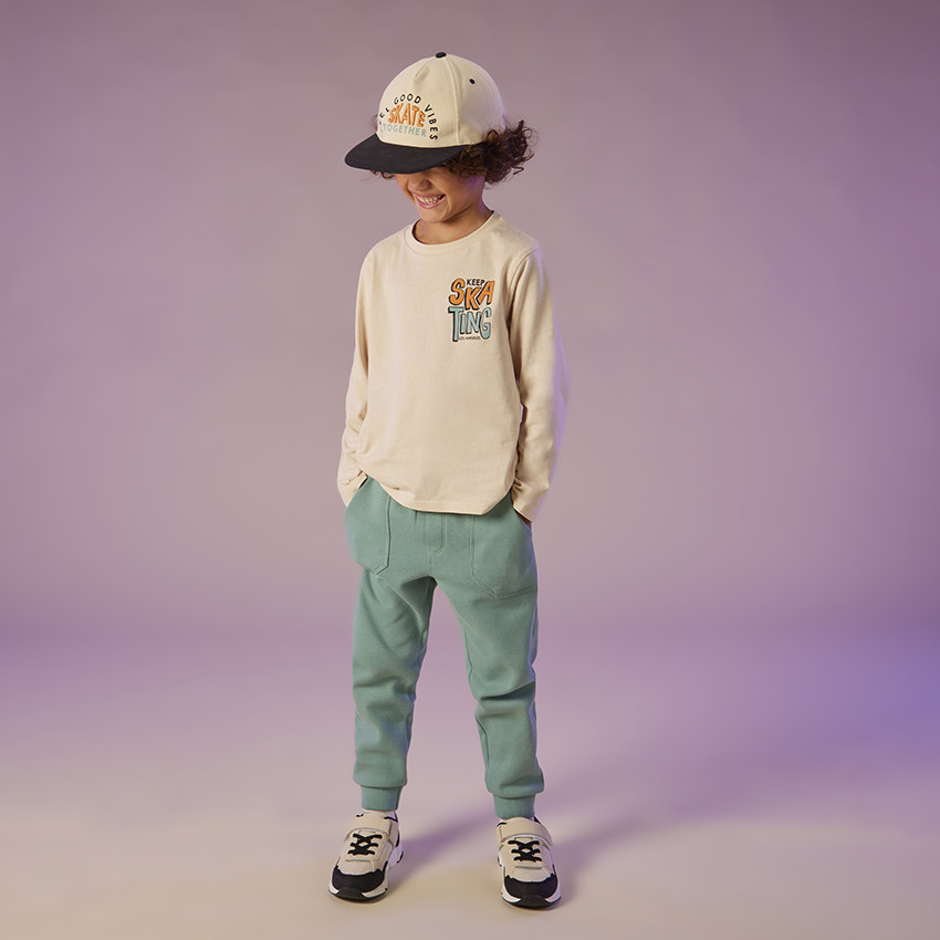 Gorra bicolor con bordado 3D para niño 