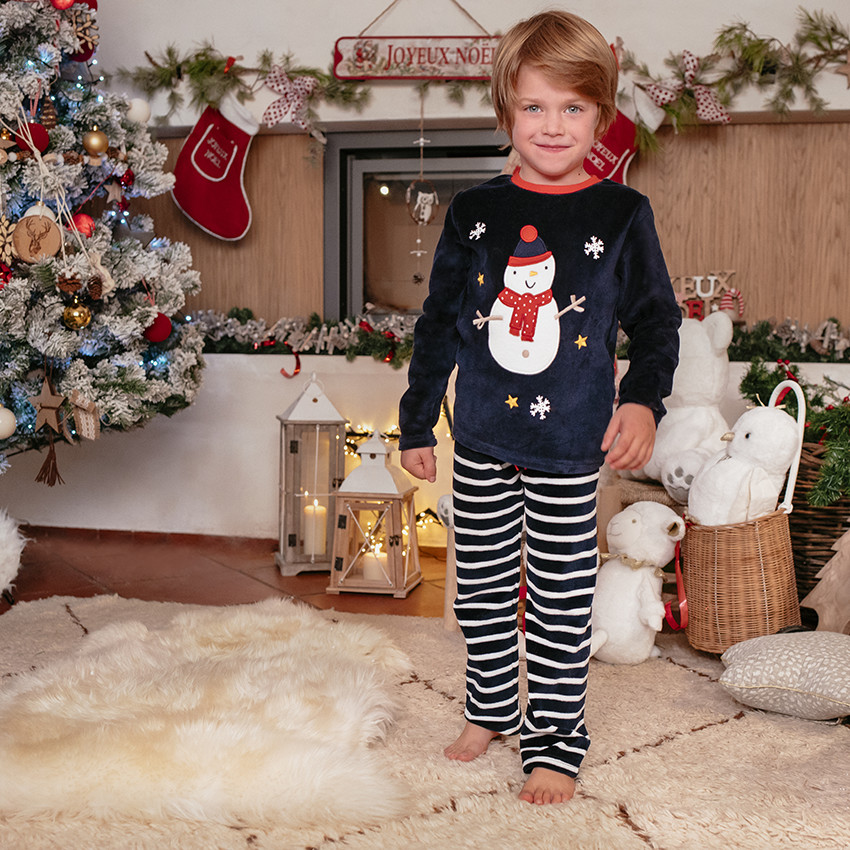 Pijama de terciopelo espíritu de Navidad con pantalón de rayas 