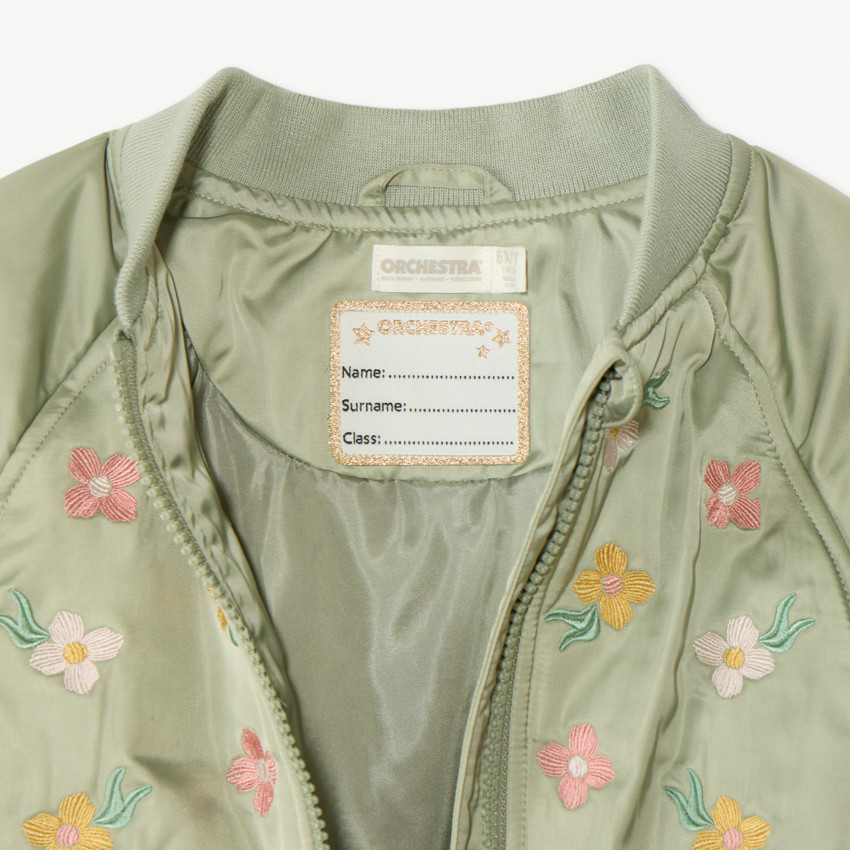 Chaqueta bomber de satén con detalles bordados para niña 