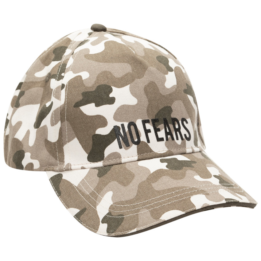 Gorra estilo militar con mensaje 
