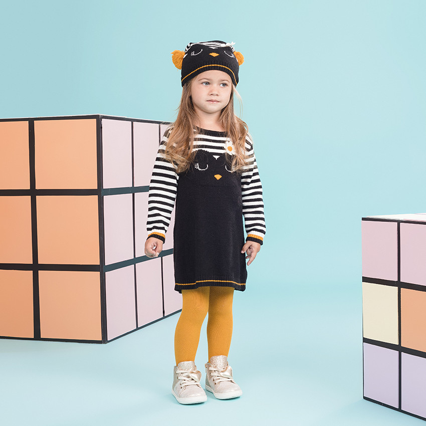 Ensemble avec robe en tricot et bonnet assorti à rayures 