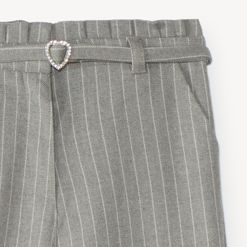 Pantalón de niña de felpa con corazón de strass. 