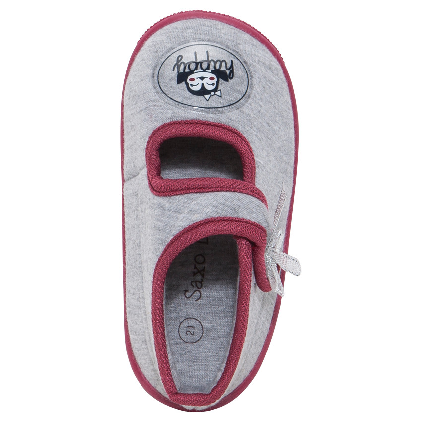 Zapatillas subidas con forma de merceditas con parche y lazo 