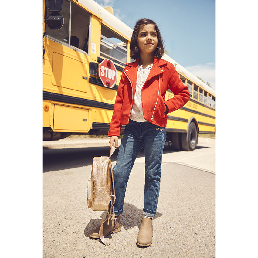 Jeans slim con bordados fantásticos para niña 