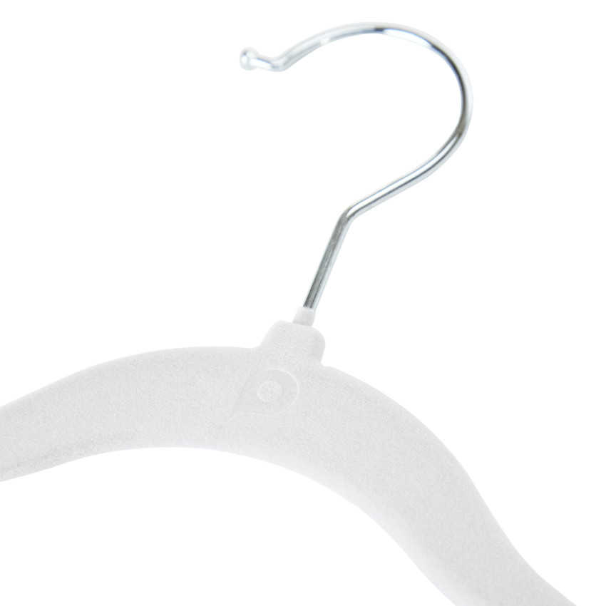 Lote de 6 perchas de terciopelo gris 