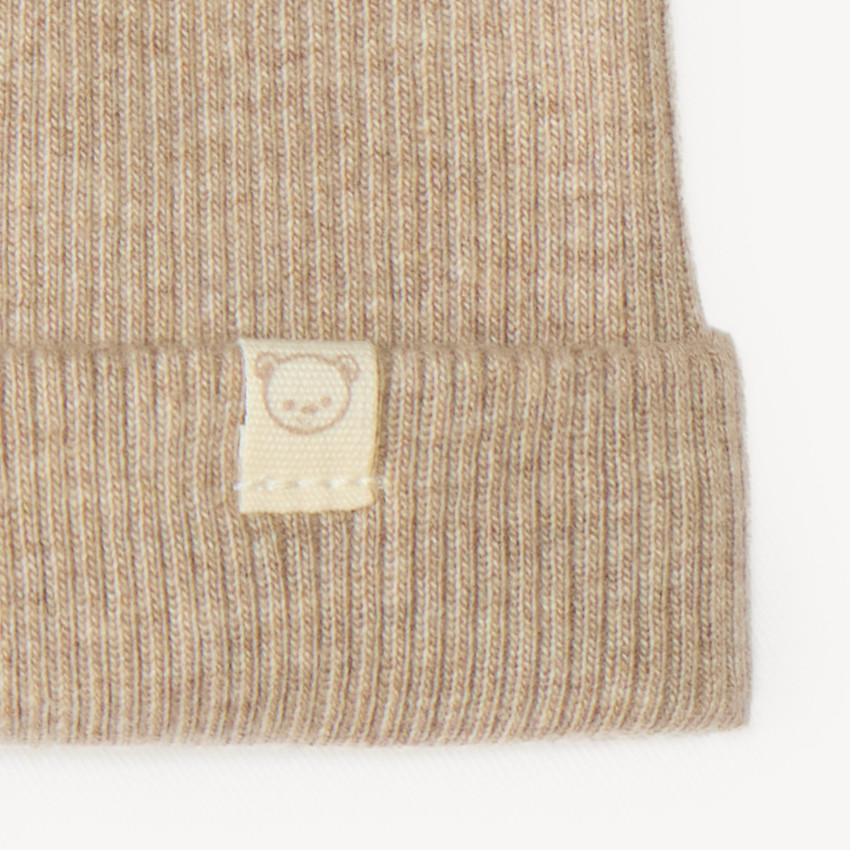 Gorro de nacimiento de canalé liso 