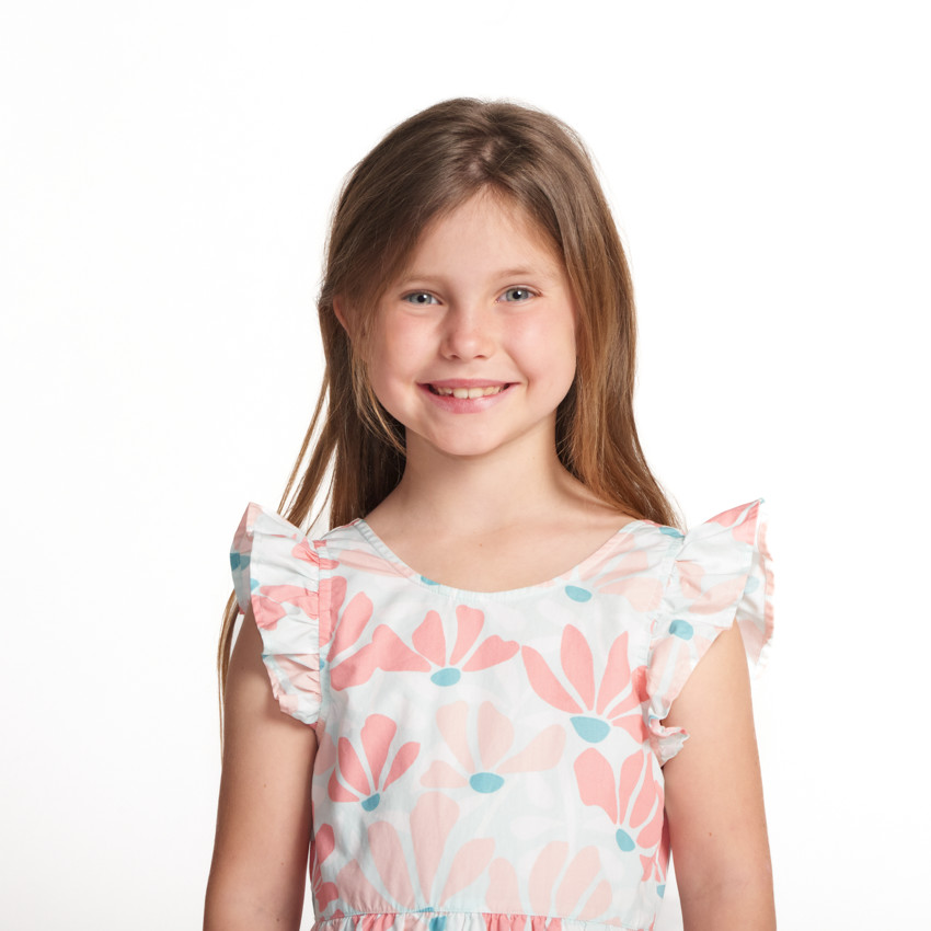 Vestido de tirantes con estampado y espalda al aire para niña  Additional Vestido de tirantes con estampado y espalda al aire para niña