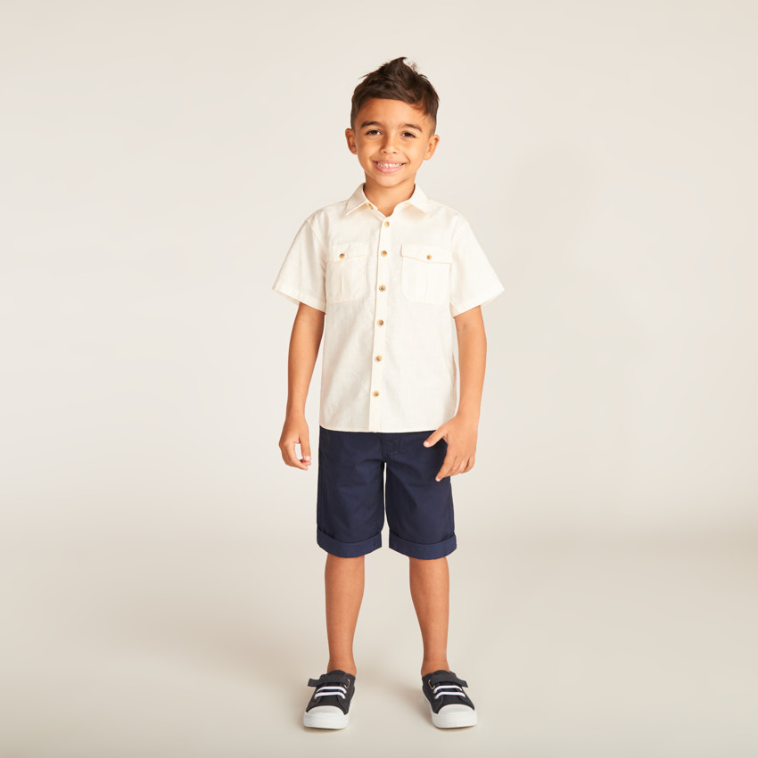 Camisa de manga corta de tela lisa para niño 
